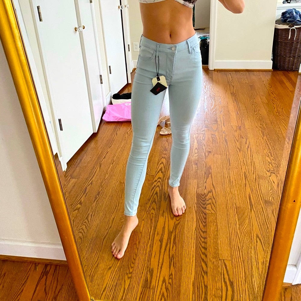 Levi’s 720 high rise skinny jeans